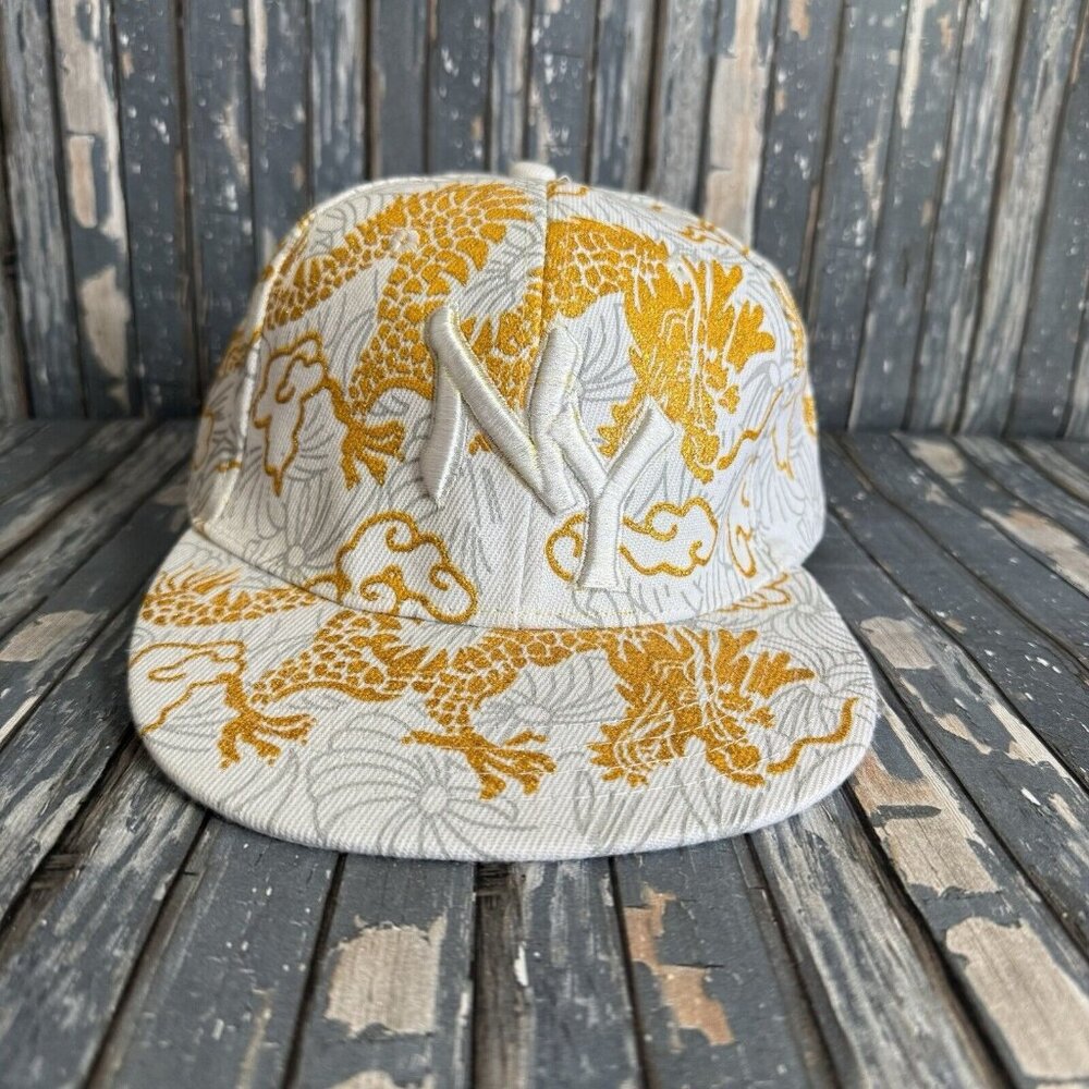 New York NY Yankees All Over Print Hat Gold White glitter Fitted Size 7 1/2